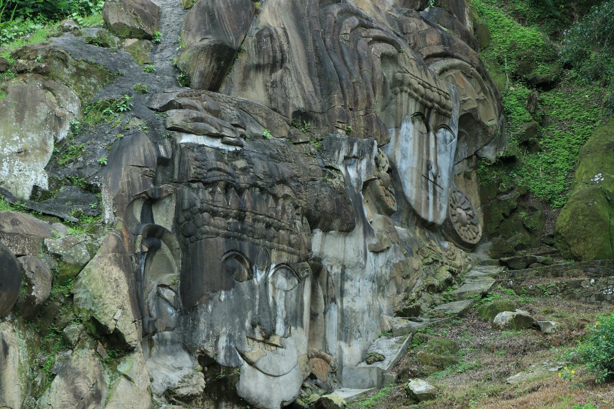 TripuraTourism's tweet photo. Breath in wonder as you visit the archaeological site of Unakoti.  
It is Saivite pilgrimage and dates back to 7th – 9th centuries. Unakoti means one less than a crore and it is said that these many rock cut carvings are available here. It is located at Kailashahar
#visittripura https://t.co/WxydfAygak