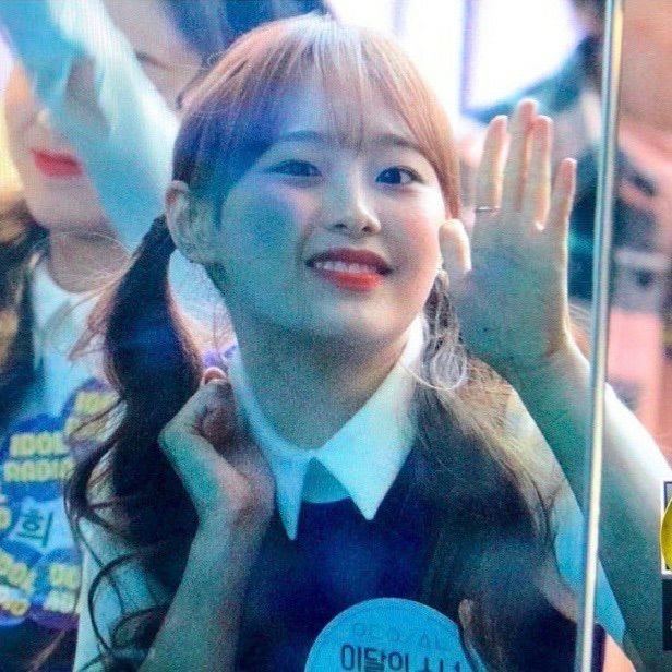 starfess's tweet photo. -hi anak bulan (loona) aku perhatiin banyak yang gemoy gemoy yaa,salah satunya chuu,pengen punya kakak gemoy macem chuu 😭❤️ https://t.co/0kOCHKqjGS