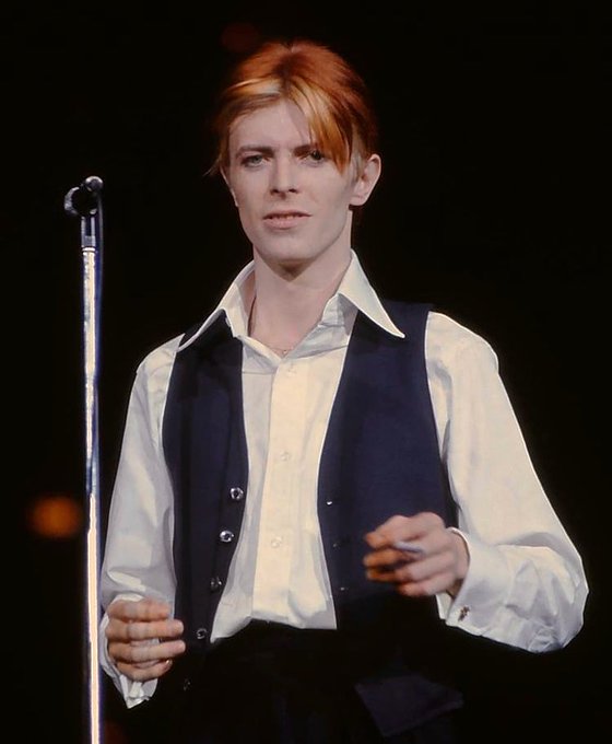 Davidbowiebotさんのイラスト一覧 Davidbowiebotさんのイラスト一覧