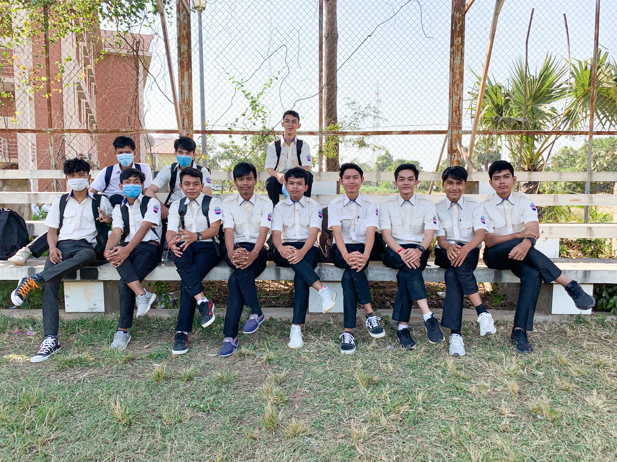 ChakriyaTech's tweet image. ថតជាមួយមេមេ😄😄🥰
At NPIC Electronic❤️♥️❤️🥴
#អគ្គិសនីកើតមុនមែនតែអេឡិចត្រូនិចបញ្ជារអគ្គិសនីបាន😄😄😄😄