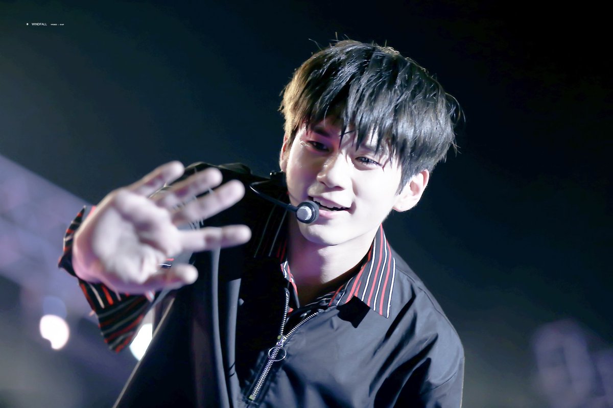 #옹성우 #ONGSEONGWU <a href="/officialtwt_OSW/">옹성우(ONG SEONG WU)</a>