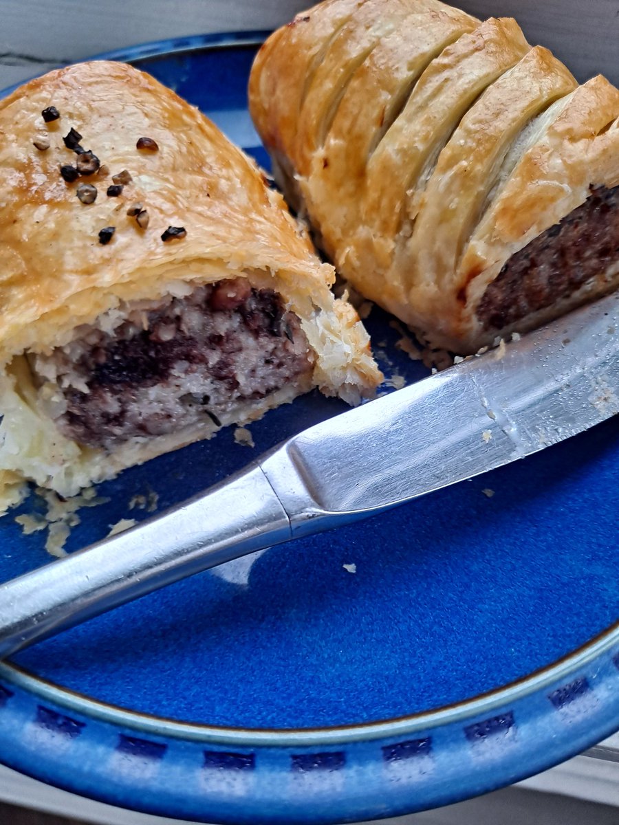 Early lunch courtesy of @SaltMorningside Freshly made sausage rolls. One with black pudding. The other with haggis #Braw #LockdownLunch #SaltCafe #Edinburgh @Foodinburgh