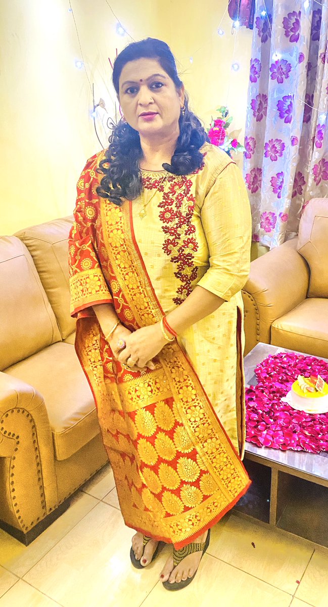 जन्मदिन की शुभकामनाओं के लिए
आप सभी को बहुत बहुत धन्यवाद।😊

आपके स्नेह और आशीर्वाद के लिए 
आप सभी को कोटिशः आभार।🙏

Thank you for your warm birthday wishes.🎂🎈🎉🥳