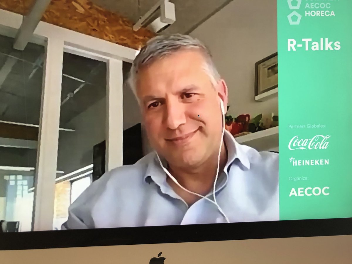 oscarrion's tweet photo. Perlas de la entrevista a Josep Ametller en los #RTalks de @AECOC_ES :
Llegará más delivery y menos comida fuera de casa.
El teletrabajo ha llegado para quedarse.
Se va a unir la restauración con la distribución.
Se comerá poca carne, crecerá comida vegana y de proteína vegetal. https://t.co/EkcklCTfKB
