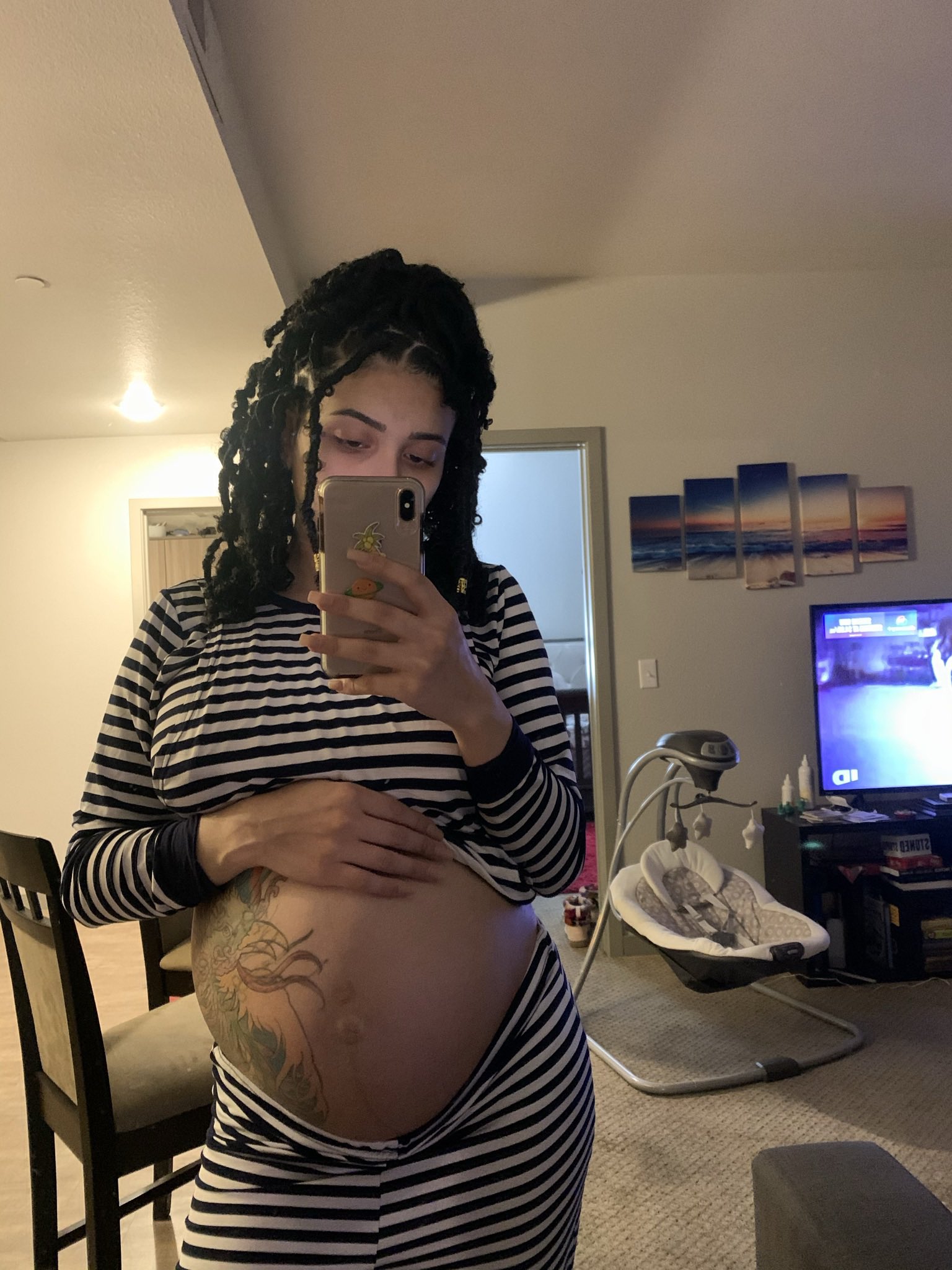 TW Pornstars - 1 pic. Gaggasaurus Rex. Twitter. 37 WEEKS PREGNANT ðŸ¤°ðŸ½ VS 2  WEEKS PP ðŸ˜. 2:58 PM - 4 Feb 2021