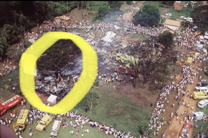 andre_frnoguera's tweet image. 25 años de la peor tragedia aérea de Paraguay, fue un domingo 4 de febrero de 1996 y en ese entonces con mi familia (mis padres y un hermano) vivíamos allí, lugar que marqué con un intento de círculo 👇🏻 Cómo nos salvamos? Sale Hilo...