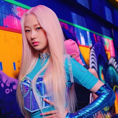 gisellespics's tweet image. black mamba                  Forever 
MV teaser                     MV teaser