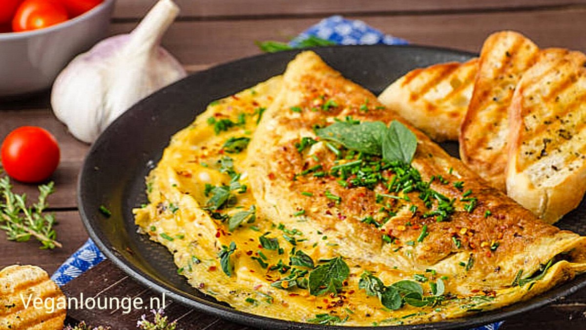 GROENTE VEGAN OMELETTE BAKKEN VOOR ONTBIJT IN 10 MINUTEN.

Dit is een super gemakkelijke vegan omelet voor beginners. Niet veel ingrediënten nodig en heel veel groenten. Het is hartig, luchtig en heerlijk. =>> bit.ly/3pKUXE9