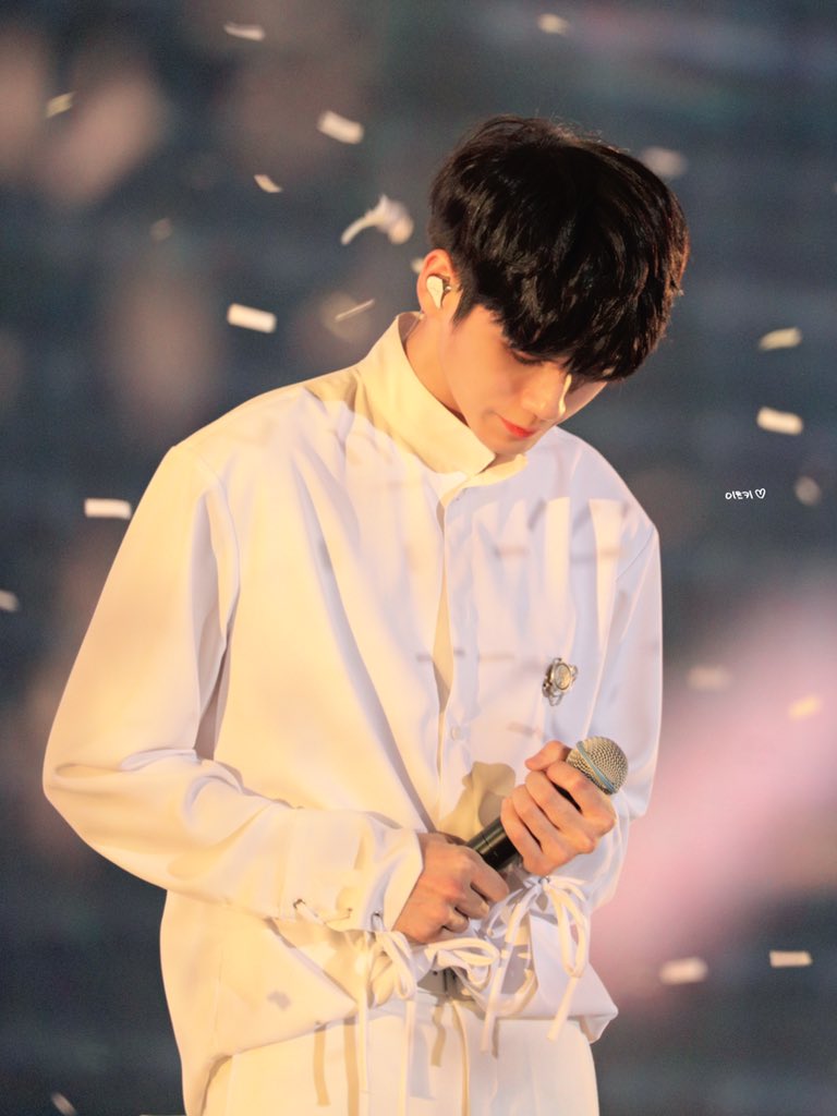 #옹성우 #ONGSEONGWU <a href="/officialtwt_OSW/">옹성우(ONG SEONG WU)</a>