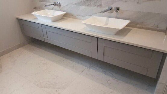 dvdfurniture's tweet photo. Our #GreatBritish Furniture is manufactured to order & can be as bespoke as required to suit customer needs. This duo vanity unit with painted shaker was complete with @HettichUK #ArciTech #softclose Drawers & colour coordinated @EGGER_UK #18mmMFC #Cabinetry #Vanity #FittedFurn https://t.co/aavQaVGNa1