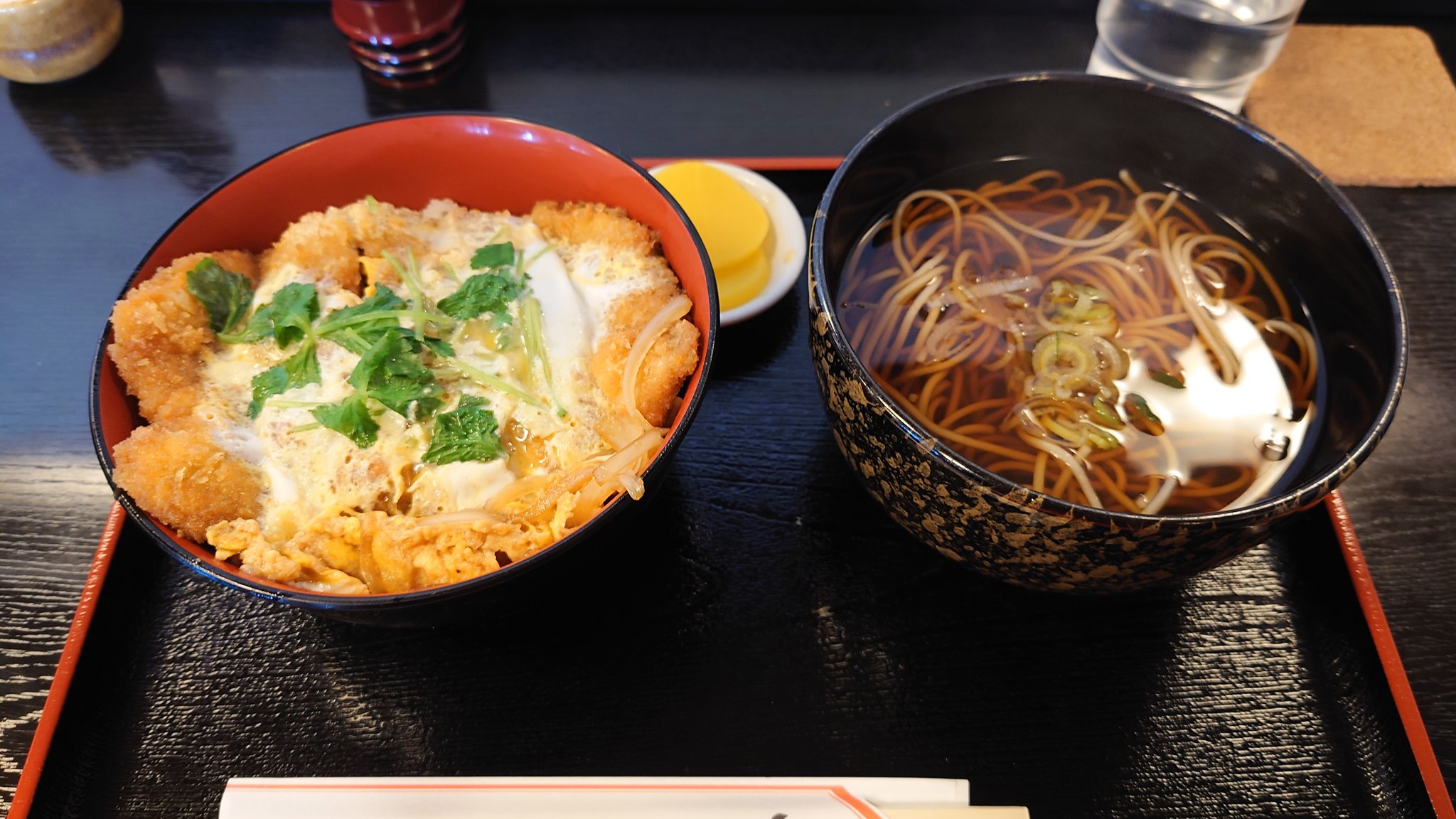 急行しれとこ 釧路駅のそば屋 霧亭 が2月末で 閉店するみたいです 駅のそばを味わうのはお早めに T Co Yymxjmnbje Twitter