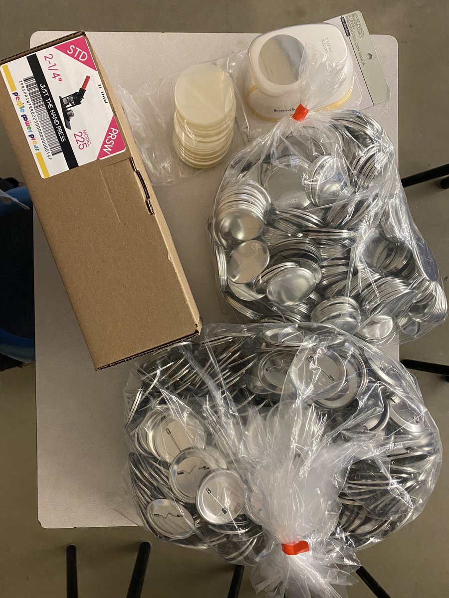 MrsHeckman4's tweet photo. @bltsenior is all set to make Buttons For Change! Thank you @MrHennigar from @brilliant_labs for supporting this project! #MakeSomethingBrilliant https://t.co/E6oF50qaQL