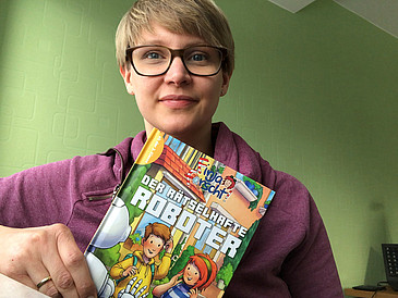 #Finja forscht wieder! #KünstlicheIntelligenz im #Kinderbuch uni-bremen.de/universitaet/h… 
<a href="/finjaforscht/">Finja forscht!</a> @UniBremen @IsabellHarder #lernen #Schule #Bildung <a href="/agra_uni_bremen/">AGRA Uni Bremen</a> <a href="/IAI_Bremen/">IAI Bremen</a> <a href="/UniversumBremen/">Universum Bremen</a> <a href="/HBwissenswert/">BREMEN wissenswert</a> #Informatik <a href="/informatikradar/">Gesellschaft für Informatik e.V.</a> <a href="/LernendeSysteme/">KI gestalten</a>