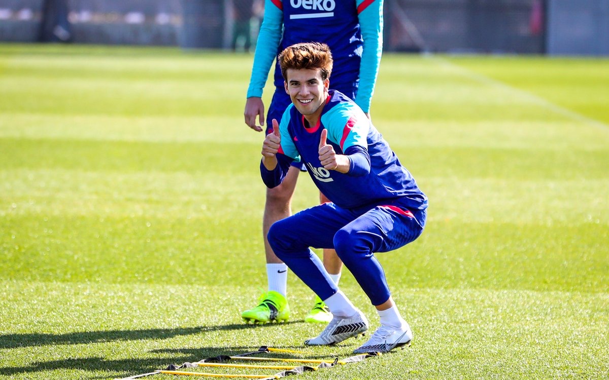 Fc バルセロナ على تويتر ジョアン ガンペル練習場 Riquipuig Thursday Feeling ご機嫌 Fc バルセロナ على تويتر ジョアン ガンペル練習場 Riquipuig Thursday Feeling ご機嫌