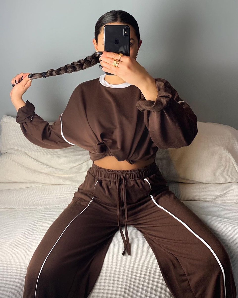 isawitfirst's tweet photo. 🚨 COMPETITION🚨 

Matching sets are a need rn🤎 Like &amp; RT this tweet to WIN a £50 voucher to spend on site!

*Ends Midnight tonight. Winner to be contacted by DM + picked at random. Must be following @isawitfirst 

📷 lidia.sophia https://t.co/2GBxhwIUFx