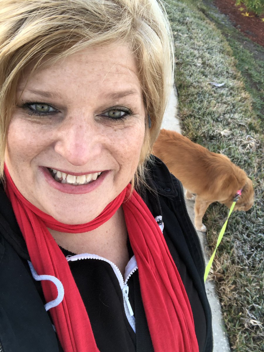 FABMurrayGirls's tweet photo. #GPIGoesRed a day early in Daytona because tomorrow I am off for a long vacation weekend. A chilly Florida morning walk with Bella https://t.co/rKqAw7y5fC