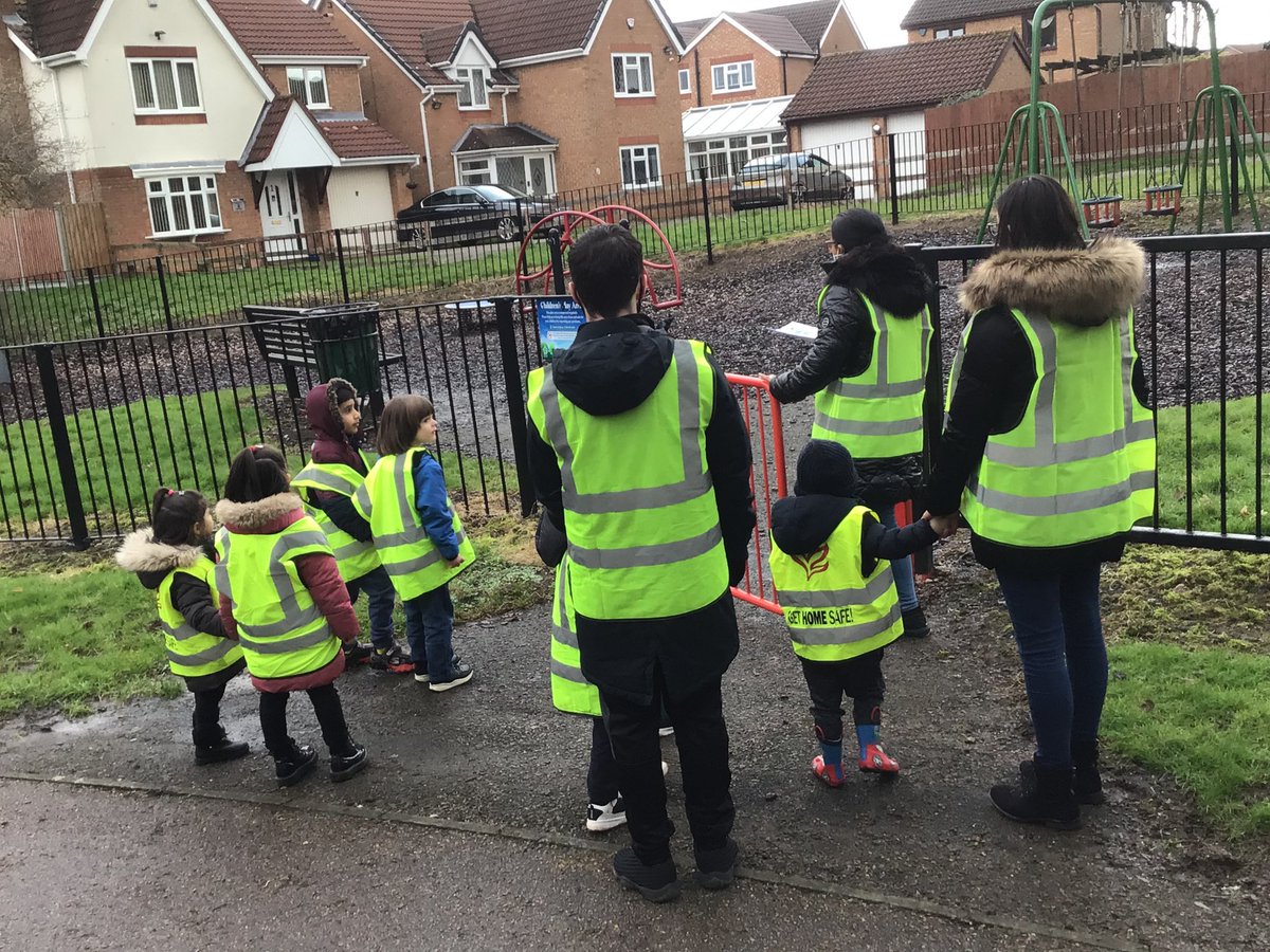 MrsClarkeKMPA's tweet photo. Our youngest Key worker children had a great time yesterday exploring our local area on the #MeadMission @TMET_PrimaryInt @kestrelmead. They managed to find 3 different objects.. some of them wanted to go back again today!! #character #wellbeing #exploringthelocalarea https://t.co/gntMejgjBv