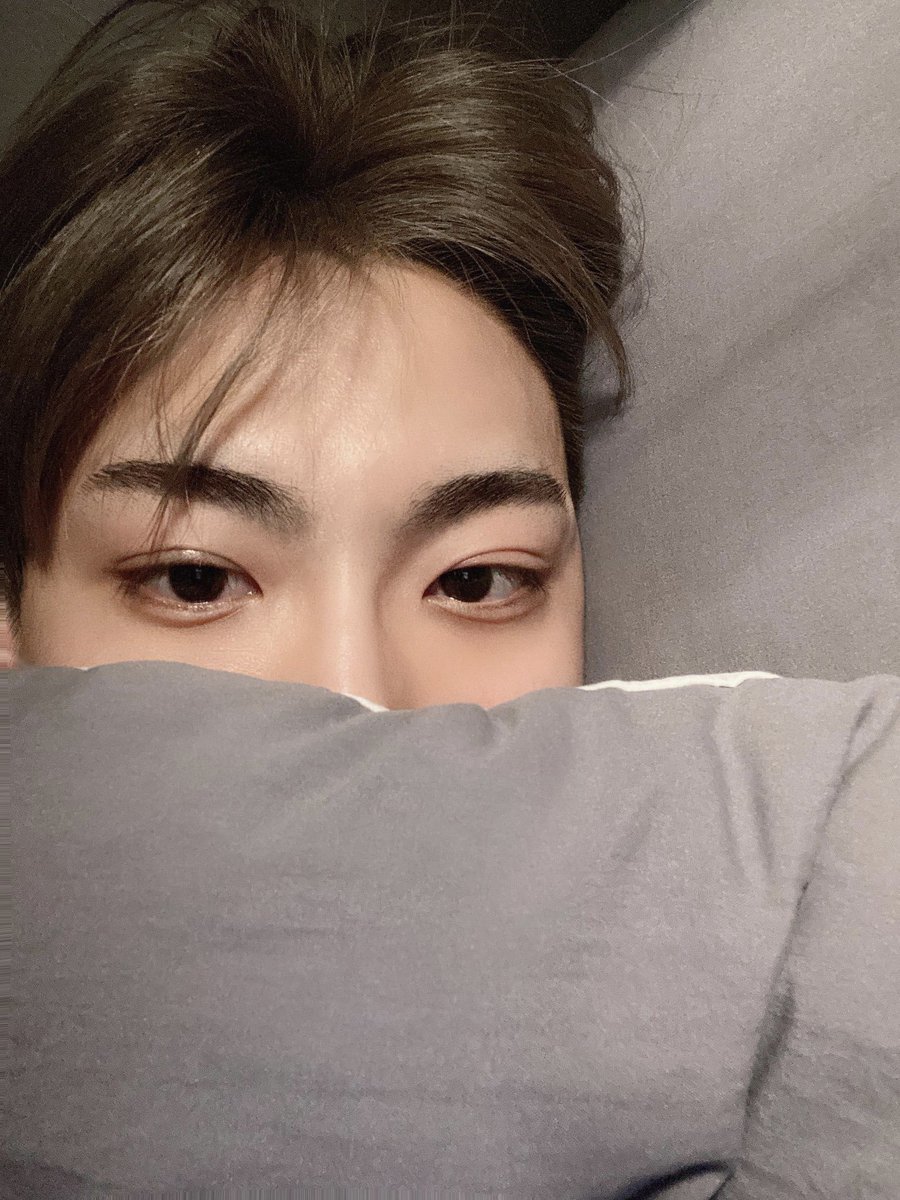 If you look at the bottom of the chart, you can see that I had said FEVER part 2 will have treasure and illusion album references. ATEEZ performed UTOPIA while sh went back to his treasure-pk hair??