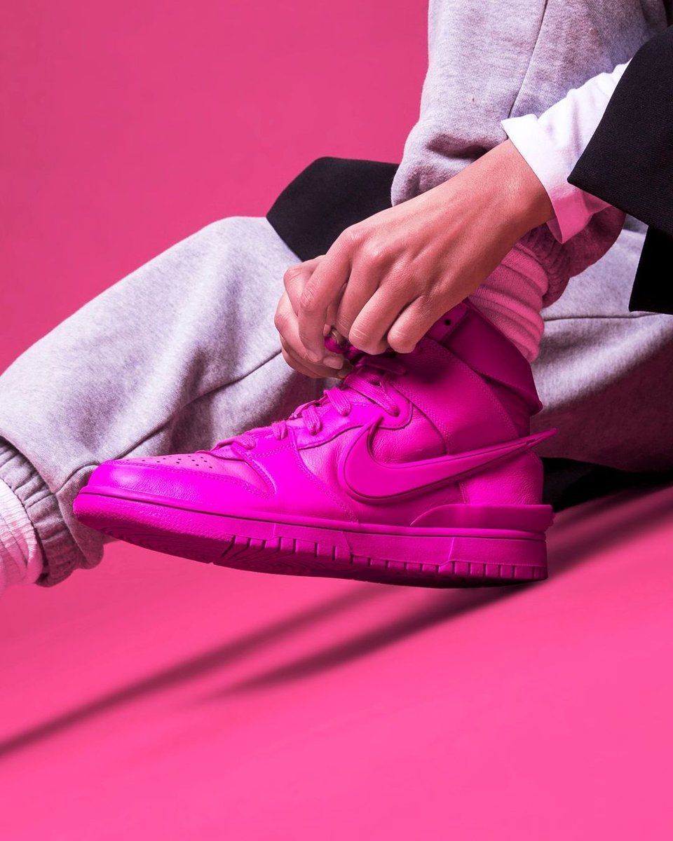 ambush dunks on feet