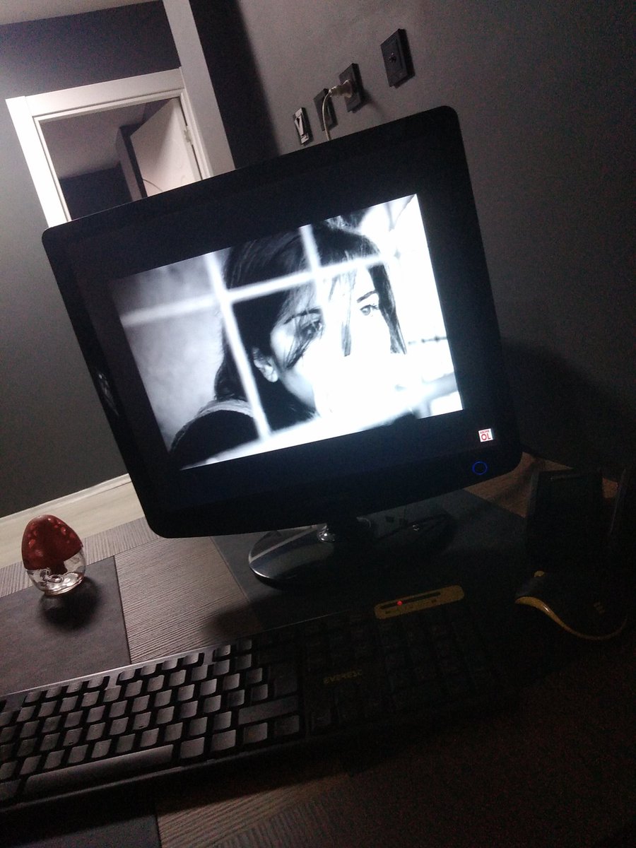 BİR YALANA İNANMIŞ OLABİLİRSİN..

BU SENİ APTAL YAPMAZ

ÇÜNKÜ SAF OLMAK ŞEREFSİZ OLMAKTAN İYİDİR 🕊️