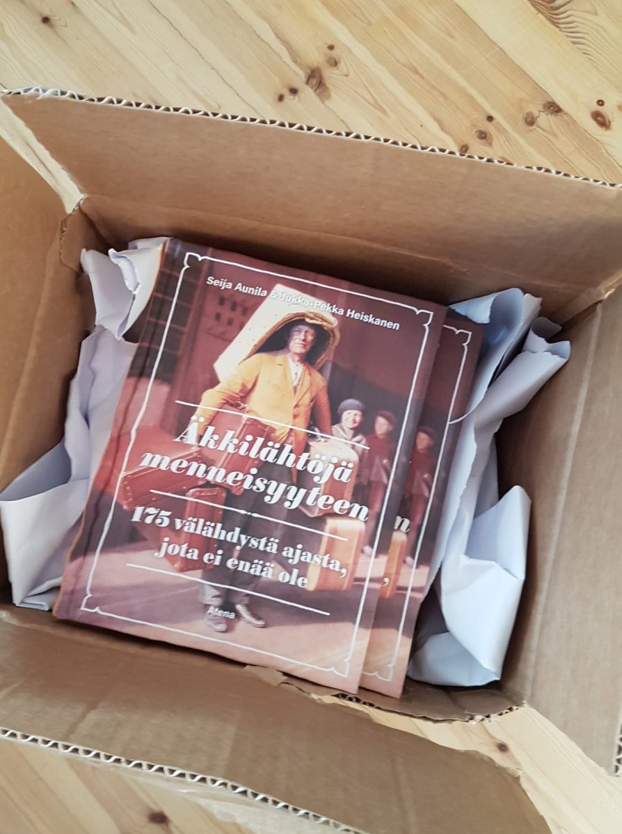 Tässä tämä nyt on. Mun ja <a href="/jphei/">Jukka-Pekka Heiskanen</a> ensimmäinen yhteinen kirjallinen tuotos #äkkilähtöjämenneisyyteen