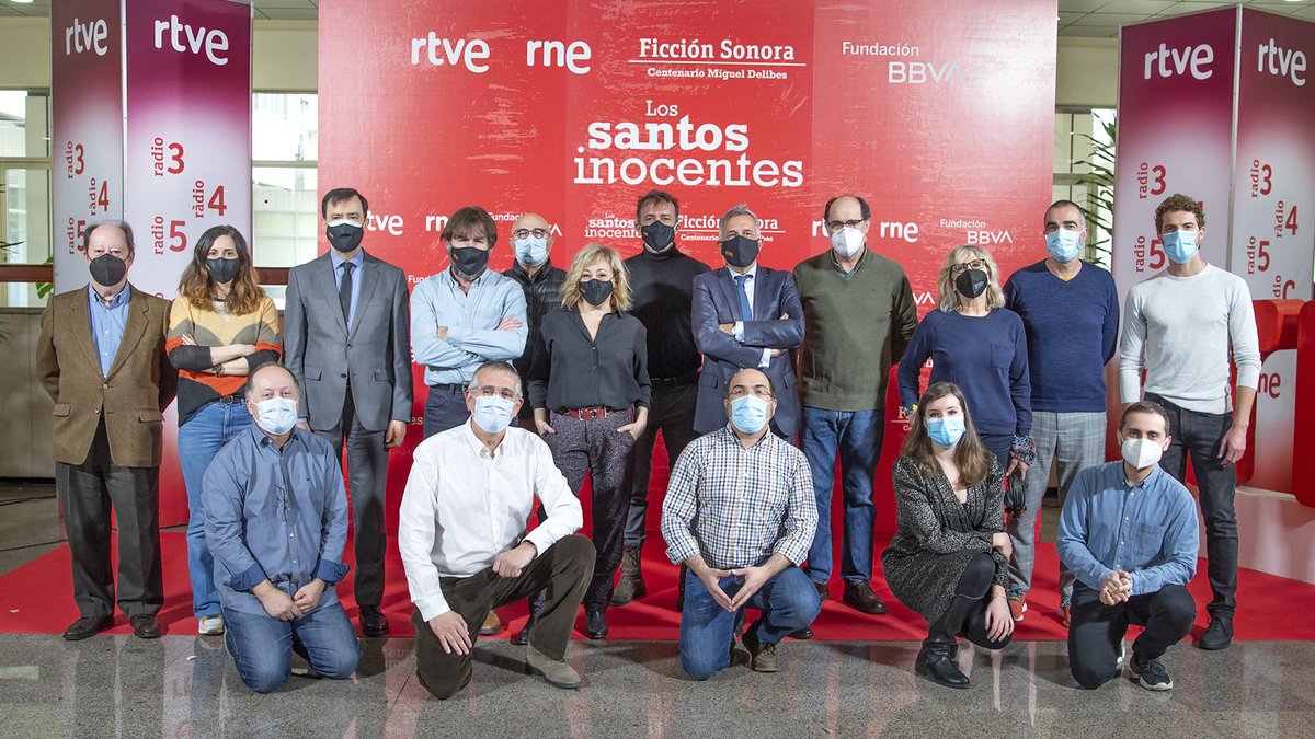 La ficción sonora de 'Los santos inocentes' será el colofón a los actos en RNE del primer centenario del nacimiento de Miguel Delibes.

🎧 Próximamente en <a href="/ElOjoCriticoRNE/">El Ojo Crítico (RNE)</a>.

🔗rtve.es/n/2072783

🧵 Hemos hablado con @atorrem, <a href="/JLGARCIA_PEREZ/">José L. García-Pérez 🇪🇸</a> y Carmen Machi. Sigue el hilo 👇