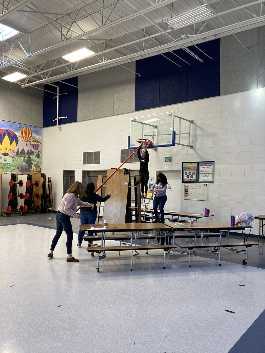 GesprincipalB's tweet image. STEM challenge for Ts on PD day with “too few” rules inspires creative ideas.  #epiclearning #agreatplace2learn