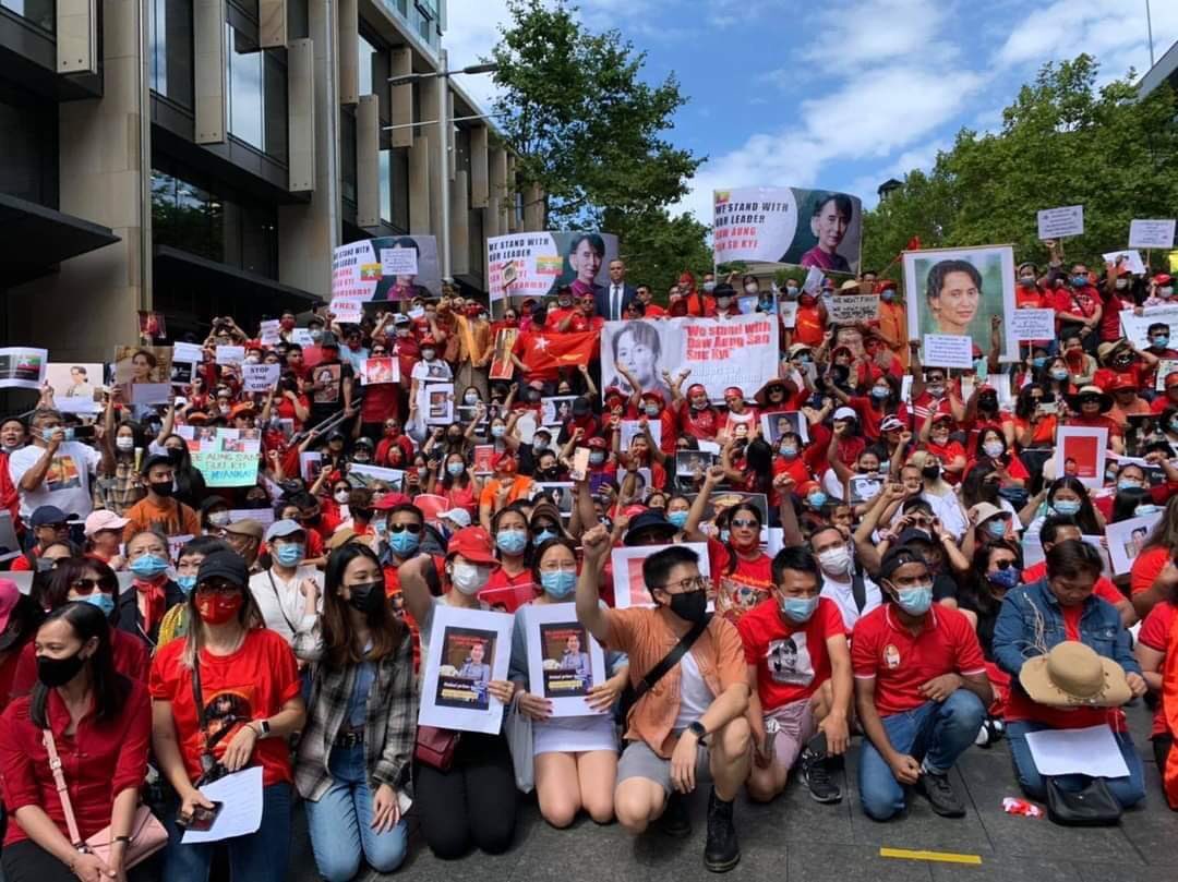 614_b_yun's tweet photo. We want our leader back.
Free Myanmar from military coup. We want democracy in Myanmar.
#HearTheVoiceOfMyanmar #RespectOurVotes https://t.co/6INAd6SfMH