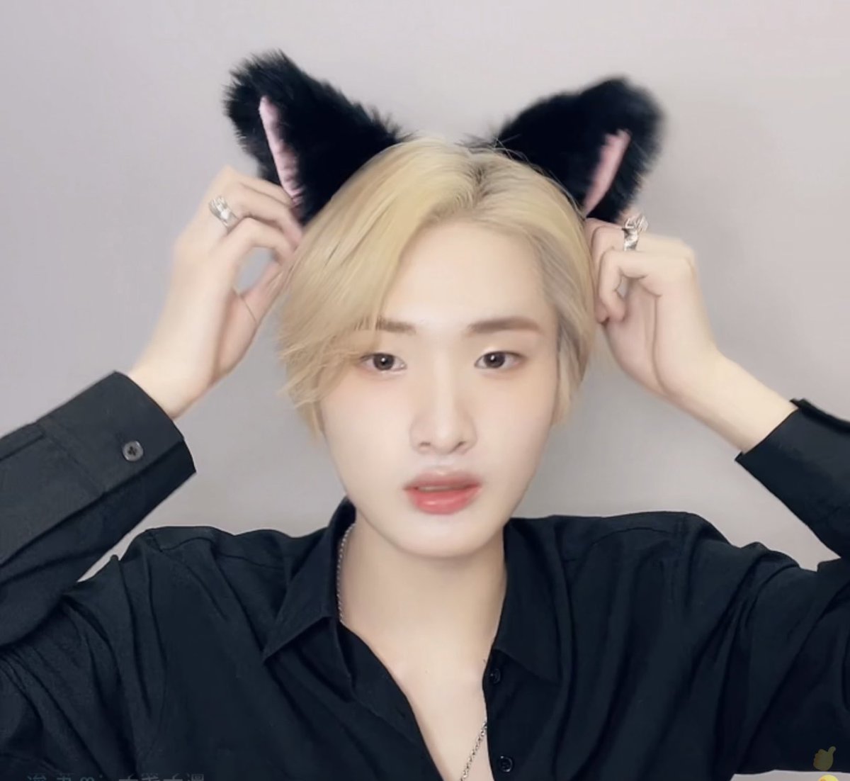 lindutrans's tweet photo. how can one be this cute 🤍 

#零度cp #LinDu #HanRunBo https://t.co/LQ3bKQC7aq
