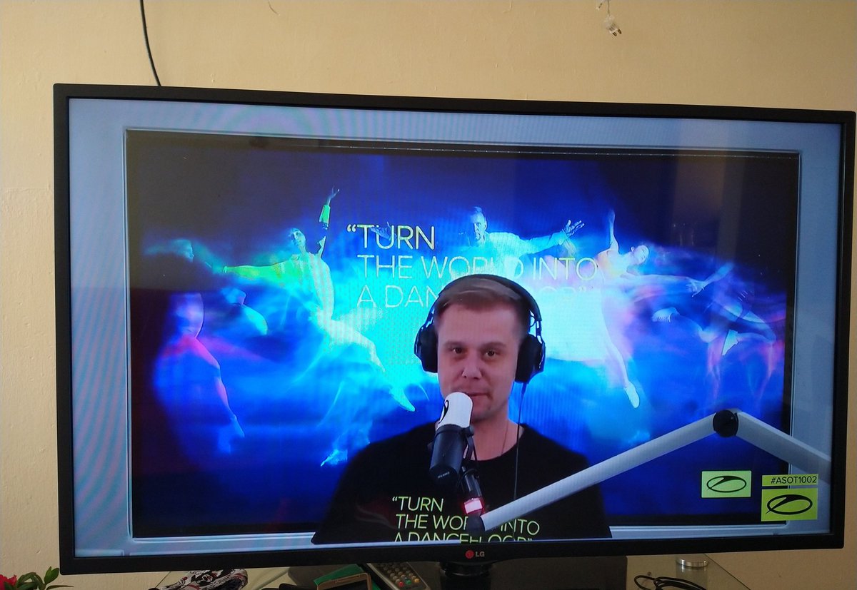 gerardoamorelos's tweet image. ¡Ya inicio #ASOT1002! 🙌🏼 ♥️✨