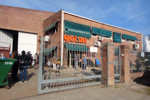 malditasuertefm's tweet photo. #AHORA📣 Los trabajadores de la cooperativa Gotan, metalúrgica que vacío un ex funcionario macrista, en alerta x pedido de desalojo ✨Lo cuenta @gabydelelisi en #MalditaSuerte⚡️Por https://t.co/qx74dFwuRU📻 https://t.co/0T6NtqXdKR