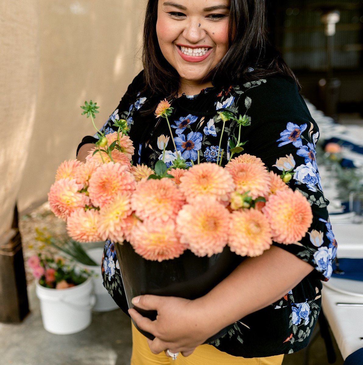 HOMFlats's tweet photo. Did you know? Upon move-in all HО̄M Flats residents get a special gift of a dozen roses from Mitten Floral LLC. ! Our lips are sealed if you want to regift them to someone special this time of year... 😉 https://t.co/IzVd3k9uBW