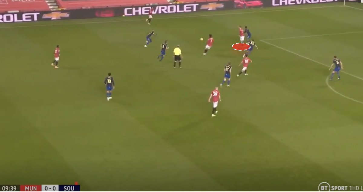 Perhaps an overlooked but important fundamental to his performance was his movement. He constantly positions himself to offer himself as an option, from the edge of the penalty box to the flanks, to the box in just 13 seconds! His involvement in our attacks has improved.