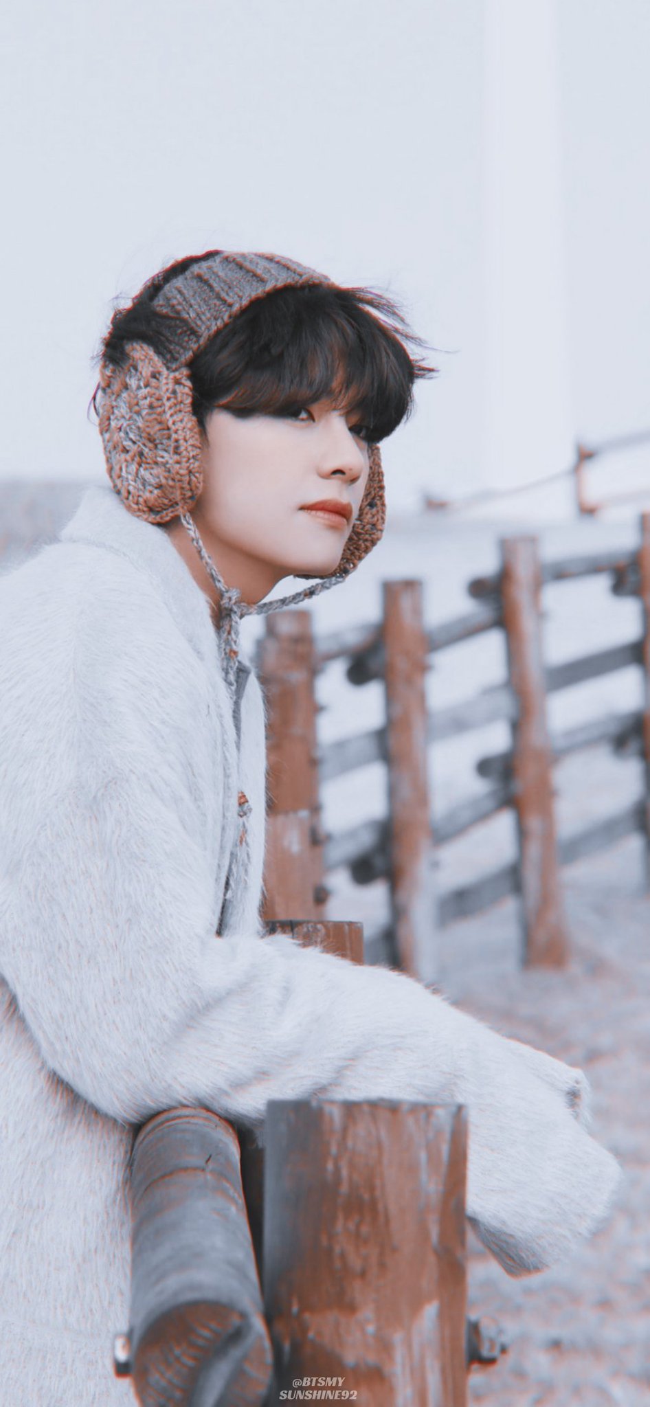 BTS バンタン WINTERPACKAGE2021 テヒョン テテ EtZBOYyVkAMDrSr.jpg:large
