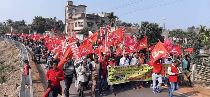 hashtagsayanmon's tweet photo. Today, in the public meeting of @cpimspeak in Bhagwangola, there are many people gathered. Speaker- @salimdotcomrade. People of Bhagwangola are becoming vocal against in Anarchy. https://t.co/1TKJxJEdh8