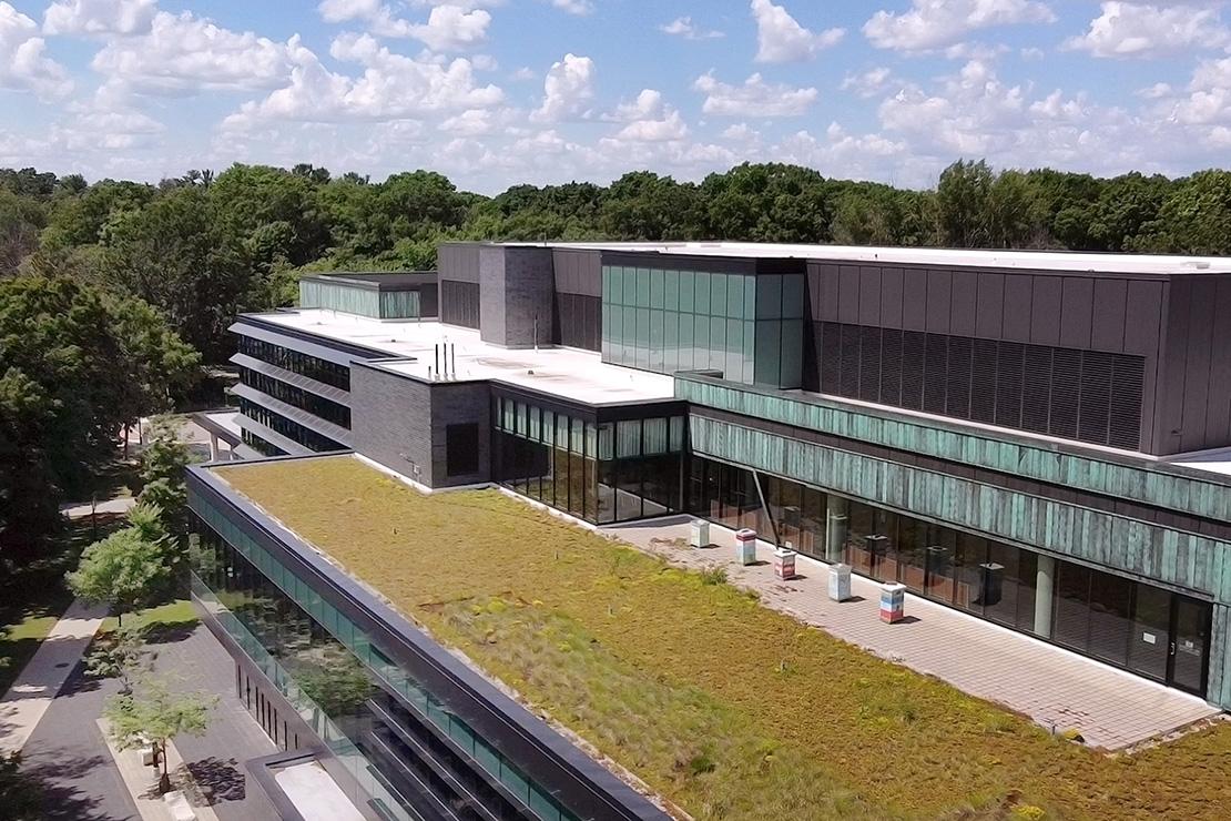 “The size and ingenuity of our campus provides an opportunity to take bold action and lessen our environmental impact on a warming world,”  #UTM Vice-President and Principal  @AlexGillespie says in the report.More:  https://uoft.me/6oP 