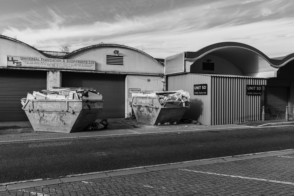 morgantbphotog's tweet photo. #newtopographics #mustardmood #banalography #broadmag #uimag #brutalandbanal #urbanscape #urbanscapes #newtopography #momochrome #documentingspaces #banalphotography #alteredlandscape #sociallandscape #newtopographic #photography #landscapephotography #blackandwhitephotography https://t.co/RvnNd3xvqj