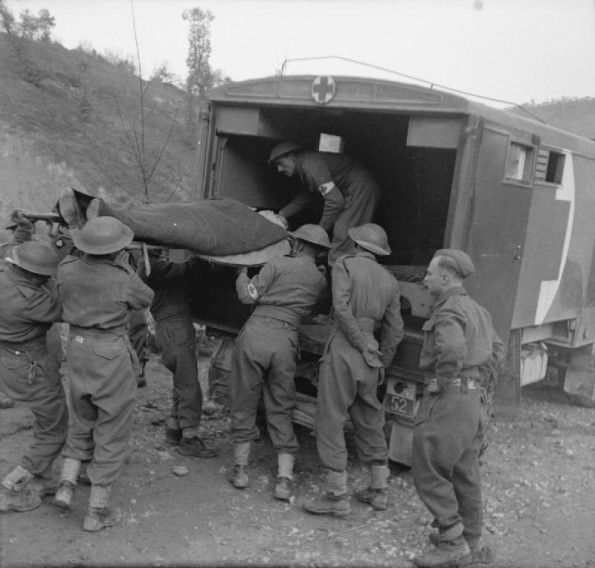 tldr: the british army favoured rapid casevac, two stretcher bearers run the gauntlet with their stretcher, pop casualty on stretcher (probs already had a dressings applied to wounds by mates) then race them back to a collection point for ambulances to take back to RAP or hosp /2