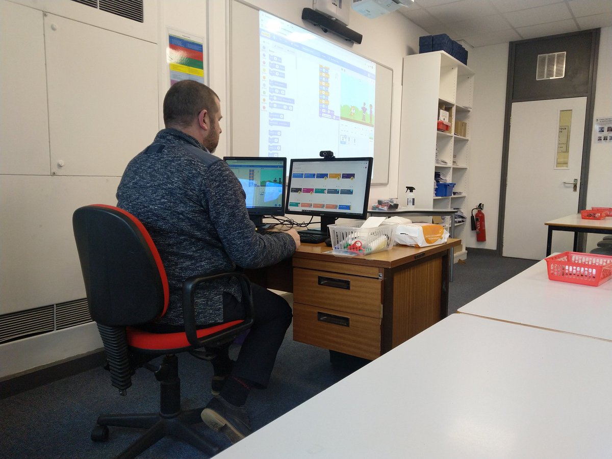 MrHbhs's tweet image. I&apos;m not sure Coding Club was meant to look like this when I signed up to run it last Sept. Me in here, students 5 miles away!  #lockdownafterschool #learningcontinues #geekfun #hbhslegacy