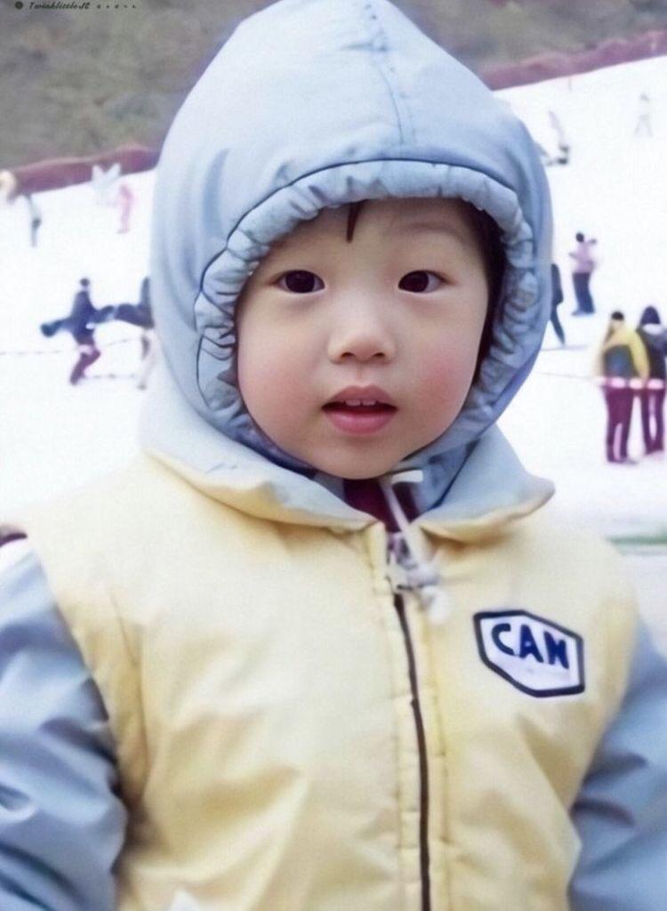 najaemisgoodboy's tweet photo. Happy birthday bayi gemoy yg udah legal🥺💚
#스무살의_지성이가_그려낼_청춘무비
#HAPPYJISUNGDAY #StarOfStageJisungDay 
#JISUNGday 
#JISUNG
#NCTDREAM #지성 https://t.co/qQ37vInRsB