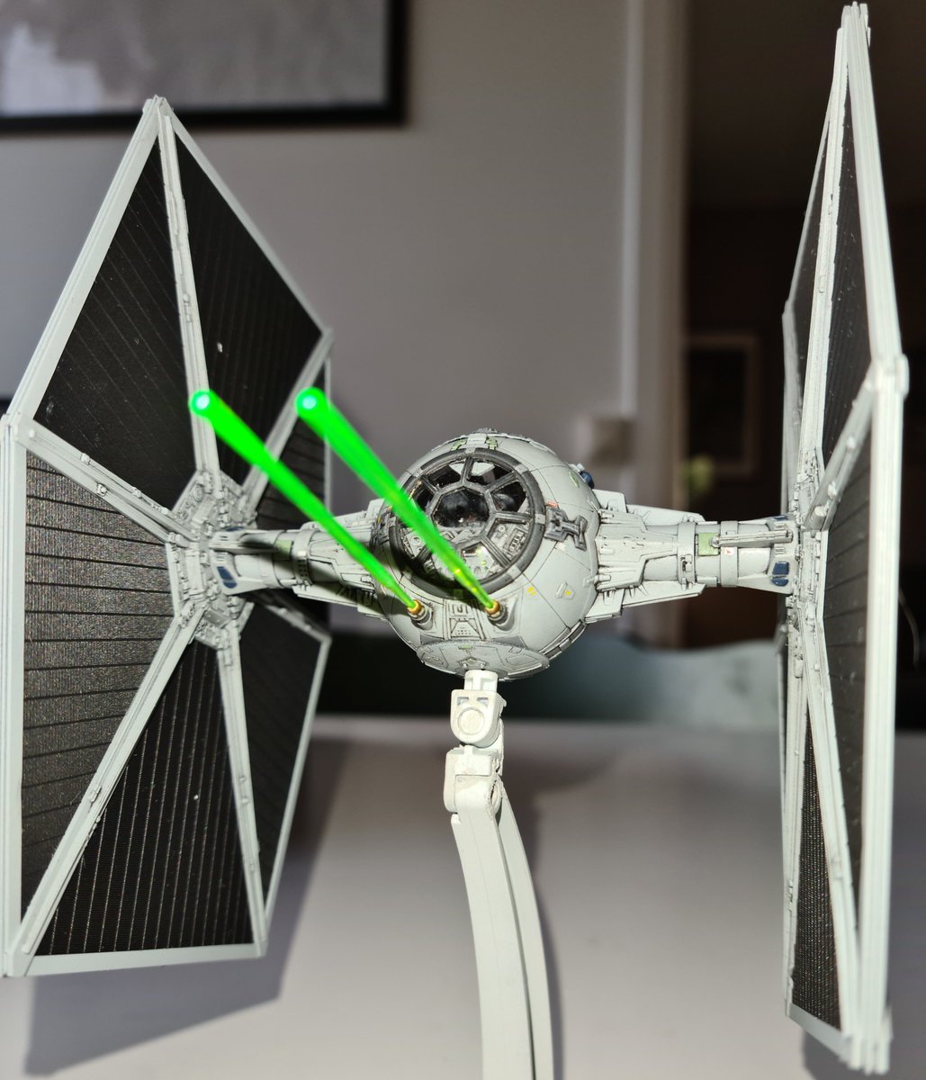andkohler's tweet photo. My second model kit complete. Very happy with this one too. #Bandaihobby #Modelkits #StarWars https://t.co/WEZzyFJPTO
