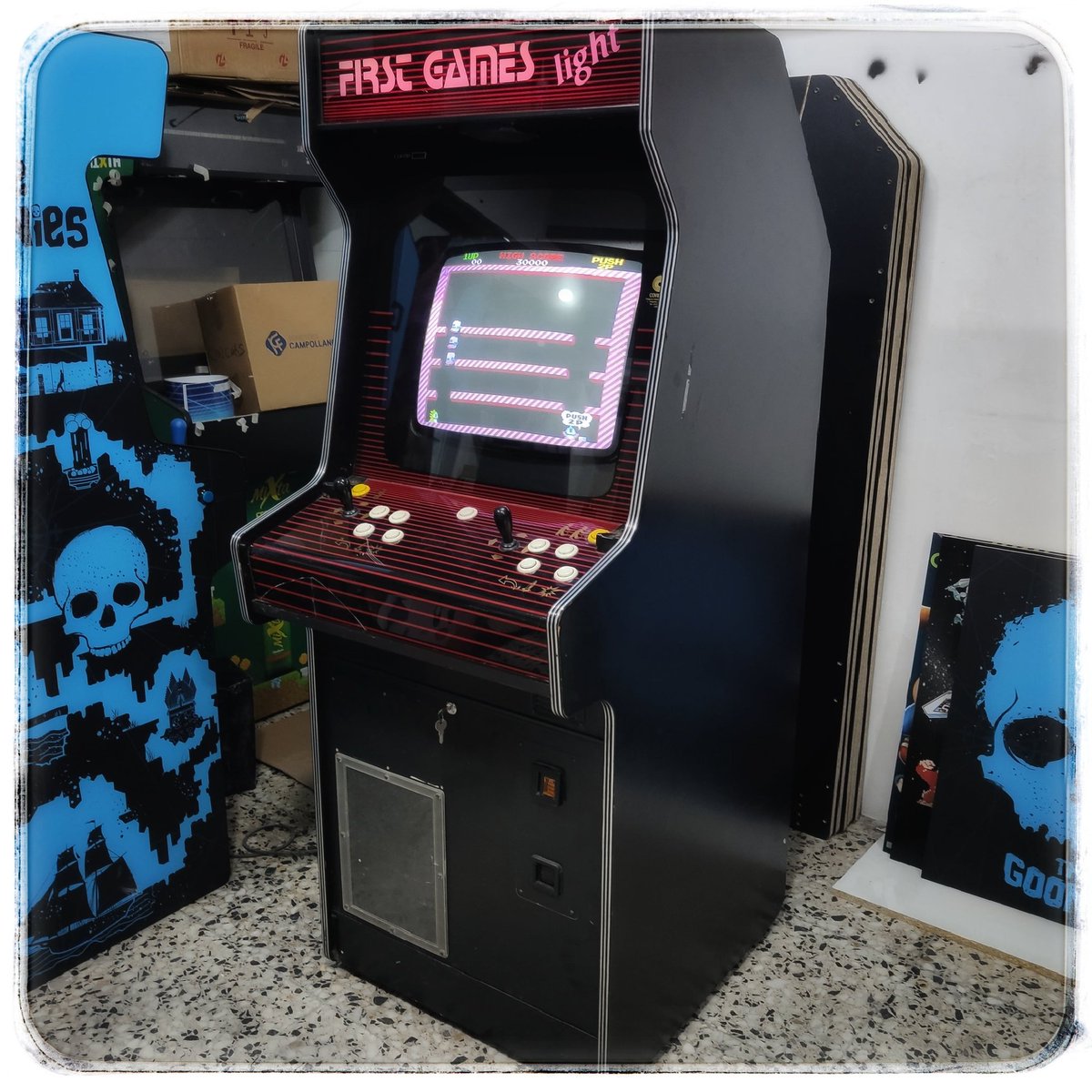 Arcades_RetroAl's tweet photo. Esta preciosidad de #firstgames dentro de poco volverá con su dueño.

Nuestro personal especializado la ha dejado como nueva 😉

-- 🕹️☺️🕹️ --
Arcades RetroAl, tu tienda arcade de confianza

#retro #retroal #arcade #ilovearcade #recreativas #sega #nintendo #neogeo #cincoduros https://t.co/ql5c2Xyhqx