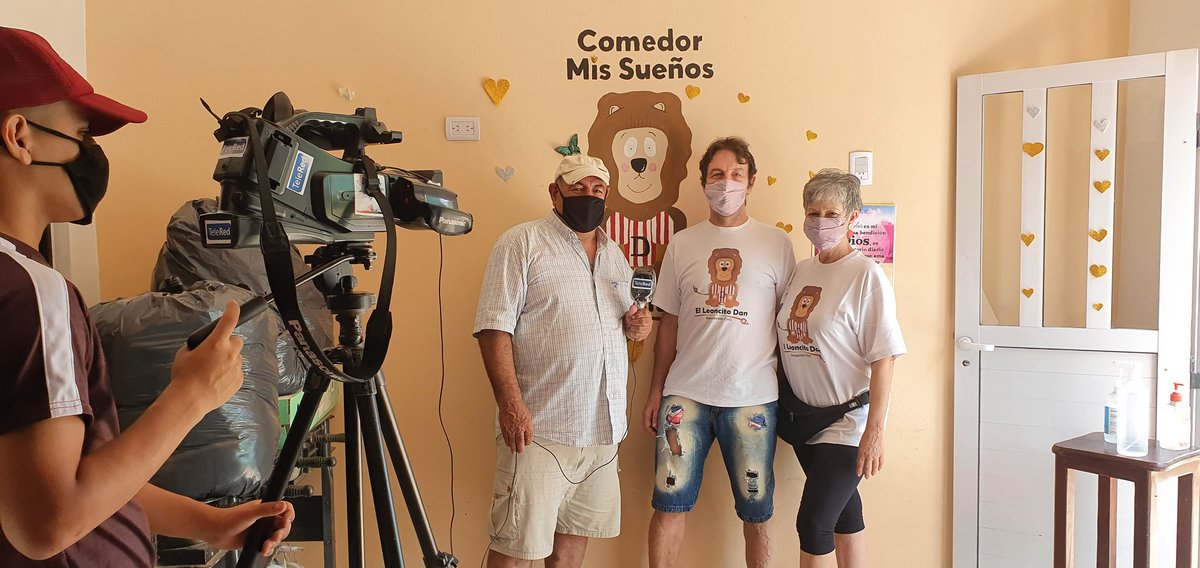LeoncitoDan's tweet photo. @jaimgromadzyn y @paulaschapiro visitaron el  #comedormissueños #ELLEONCITODAN  Tuvieron el 1er encuentro c/los jóvenes líderes Leoncitos que, de la mano de nuestros voluntarios, toman la posta de Dan en su comunidad 👫🦁❤
PILAR TV los entrevistó   👇
https://t.co/V6zz8ynkaO https://t.co/oorJYzHr1y