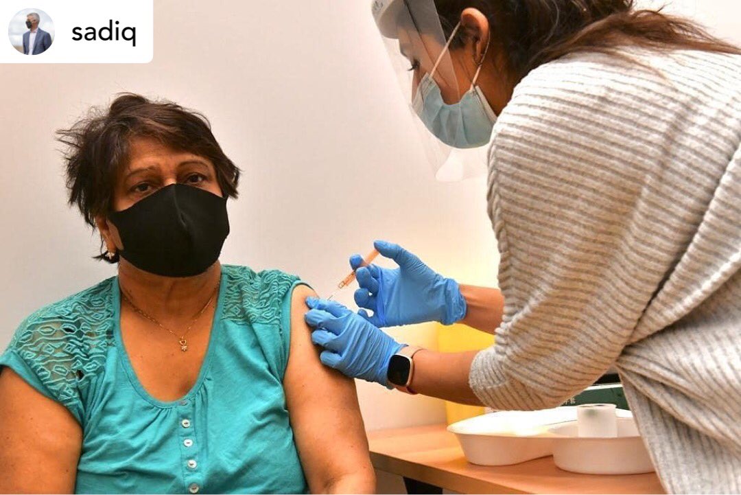 Today <a href="/SadiqKhan/">Sadiq Khan</a> visited #KingsburyTemple in #Brent - the first #Hindu temple in #Europe to be a #vaccination centre. 

Sadiq said: ‘To the #NHS staff and volunteers, the local Hindu community and everyone involved this life-saving effort: thank you.’