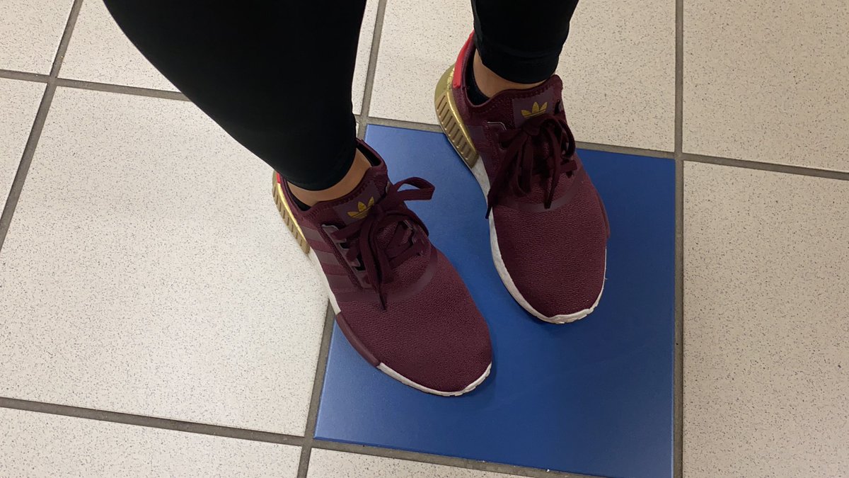 AurielJackson's tweet photo. @CoachBarnesMRJH @KhaChristopher @CoachBonner3 @SaneeBell @CoachWMDJH @CoachOAHS @BodisonCoach @ReginaElrod @RonnieFieg @coach_hood16 Game day kicks!! #MaroonAndGold #BPND https://t.co/GqGropRPQJ
