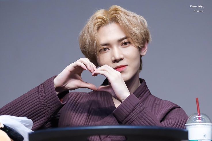 yeosang cares! tweet media