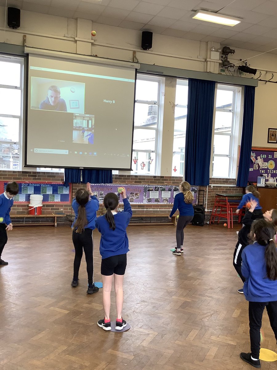 Fantastic to have @somersetcb deliver a virtual cricket session for our year 4 this afternoon. The children loved practising their catching and throwing techniques! 🏏🎾 @StPaulsJS