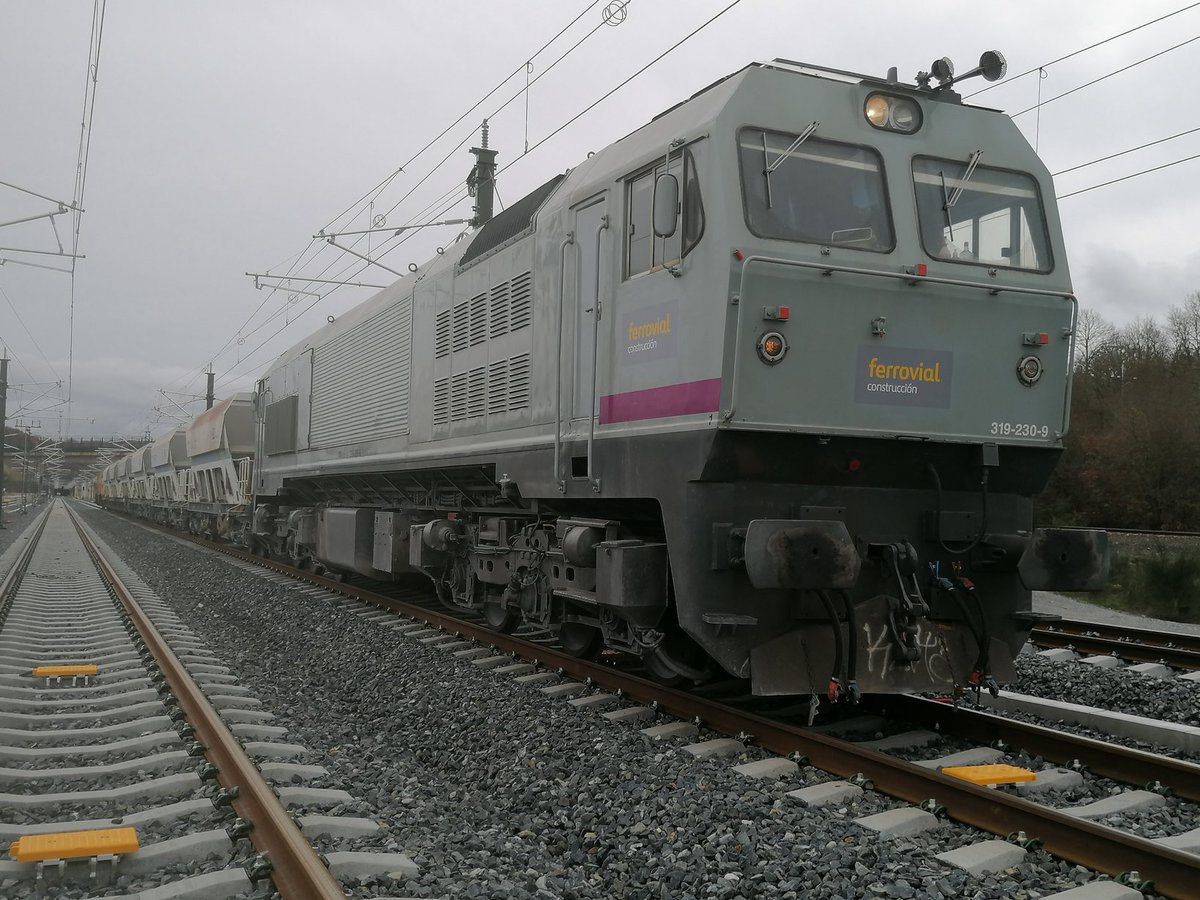jonan_amas's tweet photo. 36 cilindros y 5.900 caballos de fuerza americana 🙋♂️
@Captrain_Europe
#Captrain #CaptrainCrew #CaptrainTeam #CaptrainEspaña #sncflogistics #Sncf #Renfe #Alquiler #RenfeRosco #EMD https://t.co/5erdq5qQer