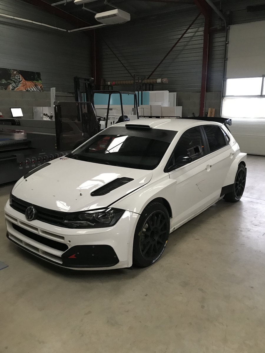 _Alpha_Com's tweet photo. #réalisation_alpha : Covering complet pour GT Meca Concept. Ce véhicule sera piloté par Rodrigue Theodore et Floriane Berger au championnat des Antilles. 🏎🏁
Photos avant/après.🔵⚫️
N'hésitez pas à aimer et retweeter😉 https://t.co/GBALYE23Ms