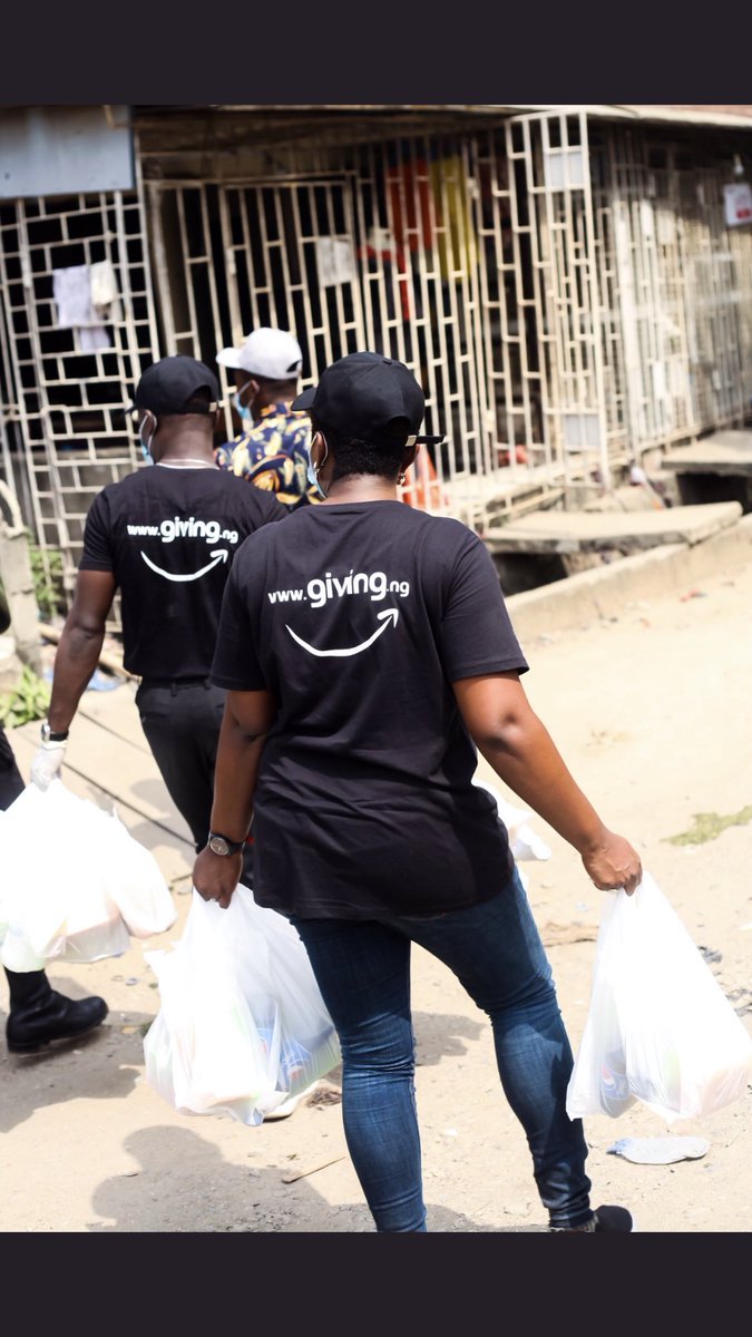 Giving_ng's tweet photo. Throwback to a partnership that put food on the table of those from Idi-Oro Mushin.
We appreciate @thepamilerinfoundation for making this possible.
#GivingNG #TheirlivesMatters #ThankfulThursday https://t.co/yZbHQLjVKe